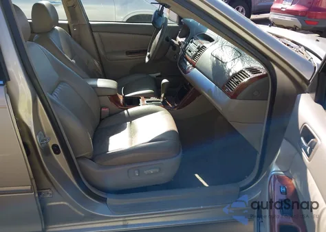 2005 Toyota Camry Xle V6 из США, поврежденный, VIN 4T1BF32K05U605266